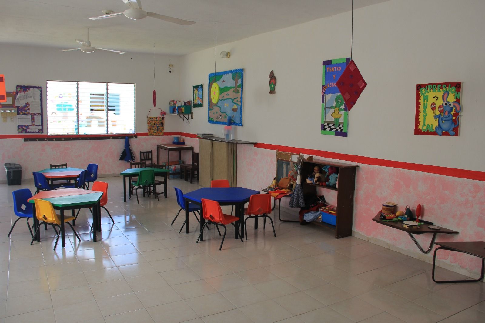 Foto de la sala Maternales